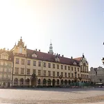 Rynek 20/21 -Cosy New Apartment On The Market Square - 4 Bedrooms - 8 People