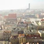 Rynek 20/21 -Cosy New Apartment On The Market Square - 4 Bedrooms - 8 People