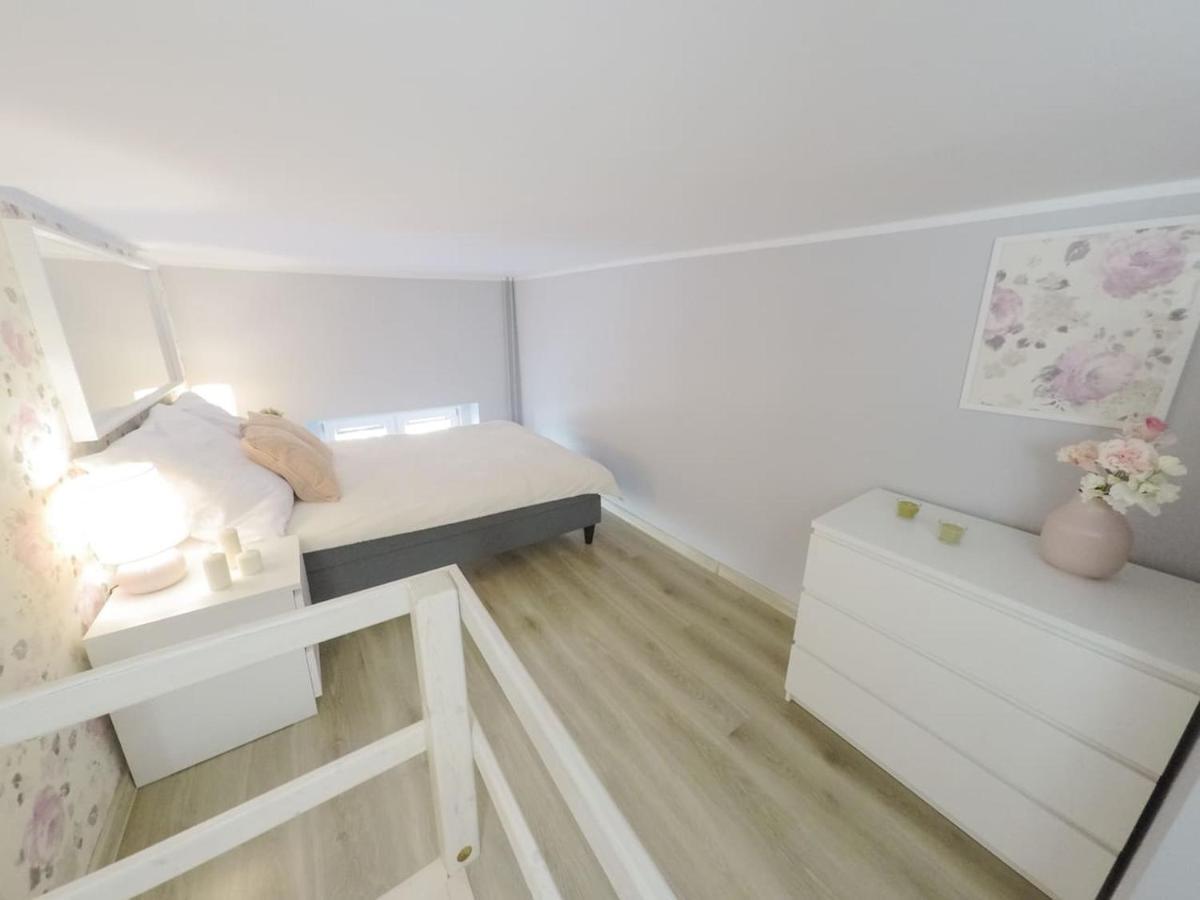 Rynek 20/21 -cosy New On The Market Square - 4 Bedrooms - 8 People Wroclaw